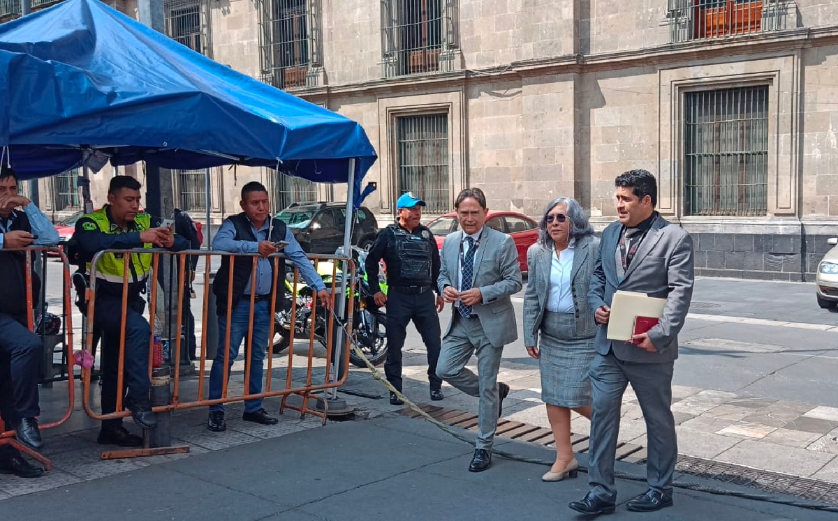 La funcionaria saliendo de Palacio Nacional para ir al edificio de la Corte. | Pedro Domínguez
