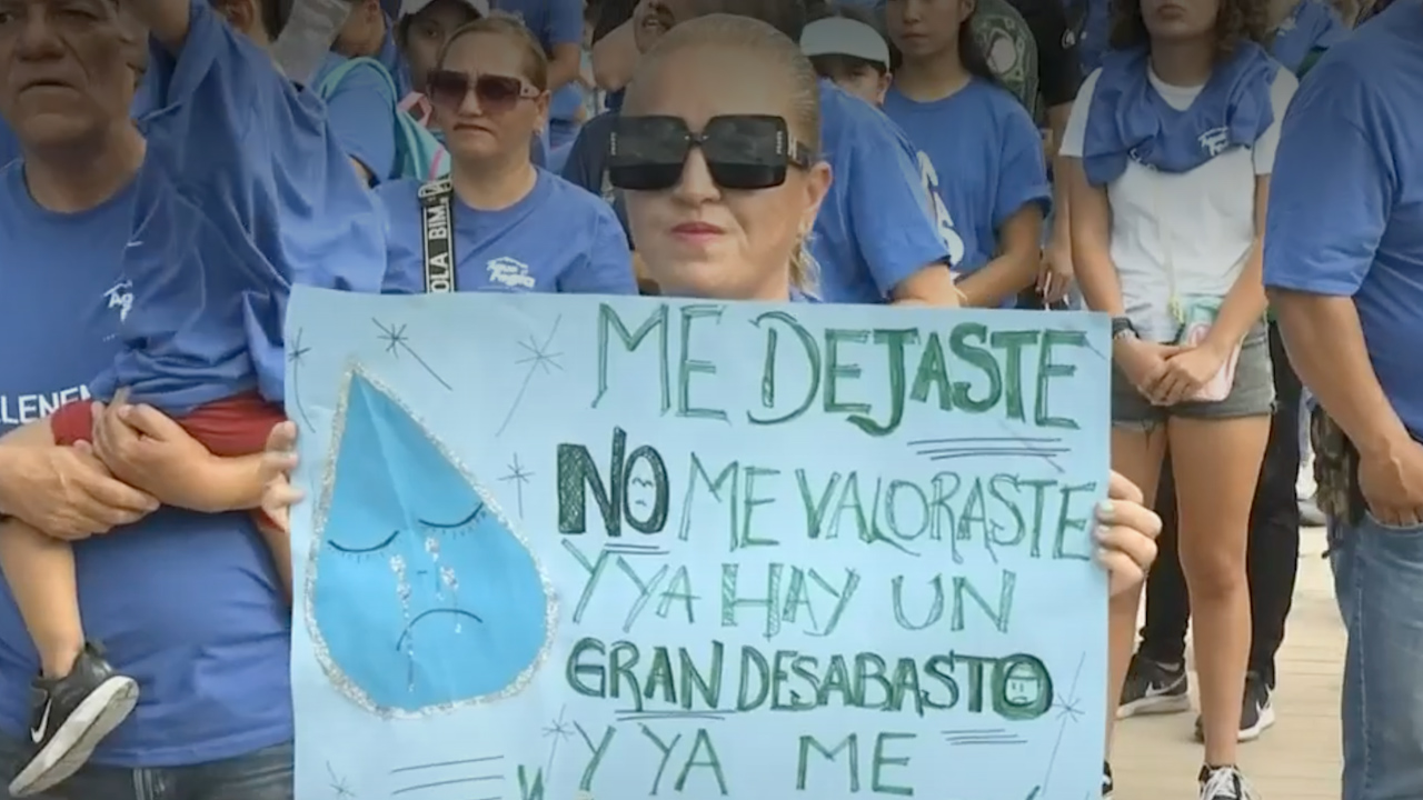 Negocios resultan afectados por falta de agua en Santiago, Nuevo León