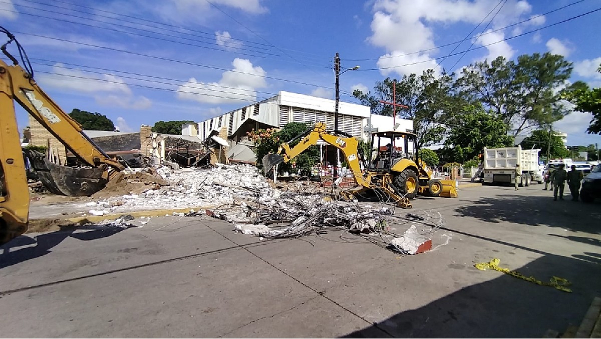 Labores tras derrumbe de iglesia en Ciudad Madero. (Sergio Sánchez)