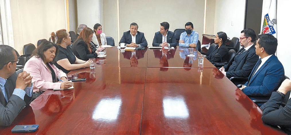 Ogaz dijo que no tuvieron preferencias por ninguno de los 65 aspirantes que se inscribieron, pues en la lista se contempló a funcionarios del Poder Ej