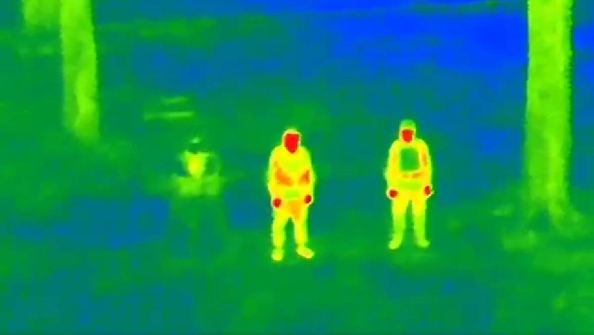 Una cámara térmica detecta sólo a 2 de los 3 soldados debido al traje | Especial