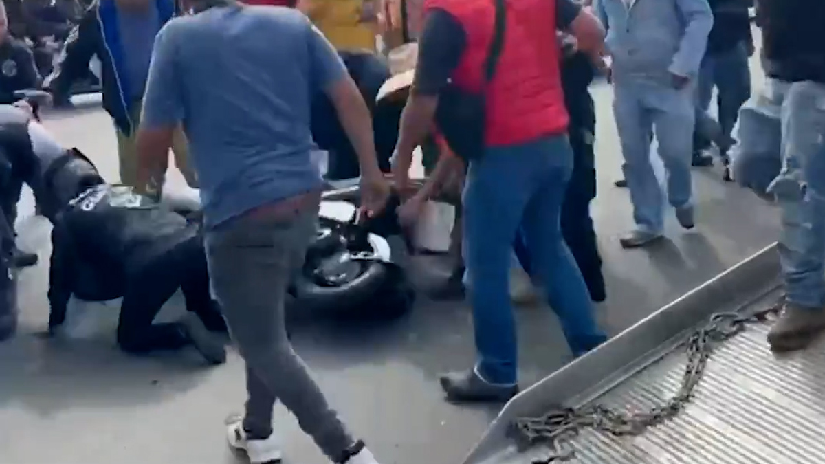 Difunden video de la agresión a Sandra Cuevas en la Central de Abastos, Iztapalapa
