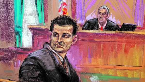 El empresario apareció en el tribunal visiblemente más delgado y con su cabello rebelde recortado. JANE ROSENBERG/REUTERS