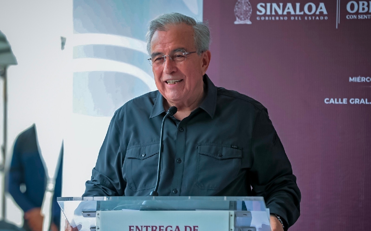 El gobernador de Sinaloa, Rubén Rocha, en la entrega de las obras. | Especial