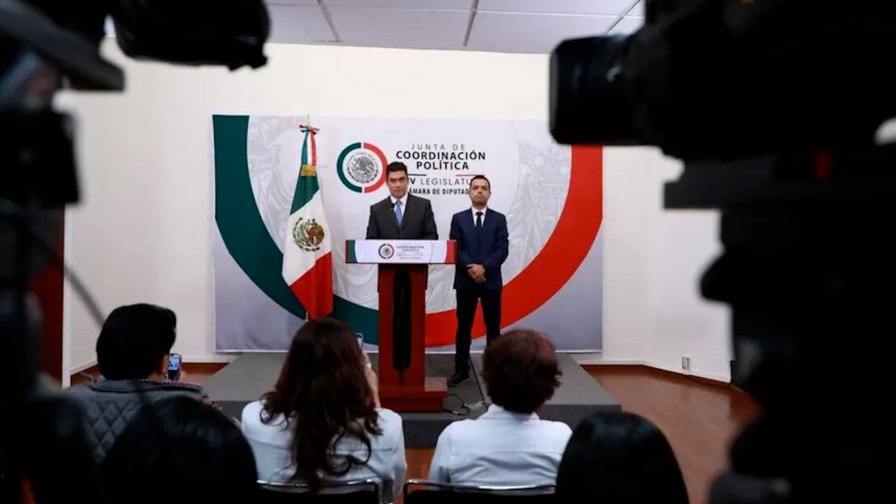 Reducción de la jornada laboral en México se retrasa en la Cámara de Diputados