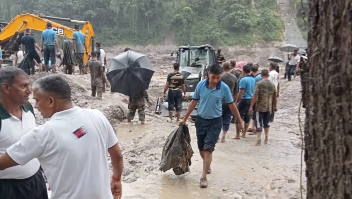 Una base militar fue arrastrada por el agua | Especial