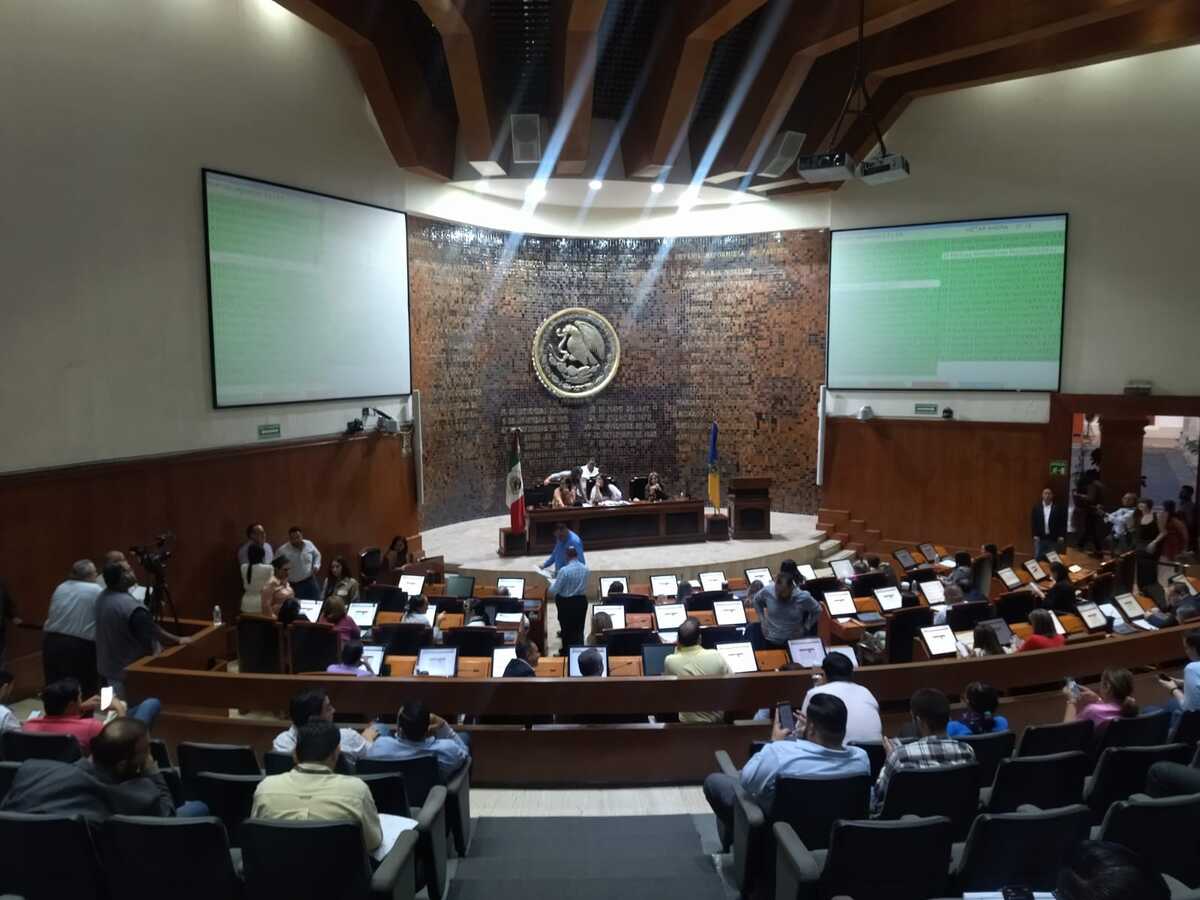 Sesión extraordinaria del Congreso de Jalisco. (Dalia Rojas)