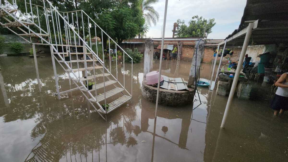 Tlajomulco sufrió diversas inundaciones tras la lluvia de la madrugada. (Juan Munguía)