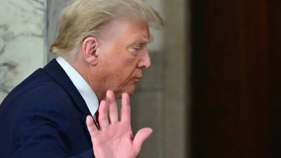 Donald Trump acusa a migrantes de envenenar la sangre de los estadunidenses