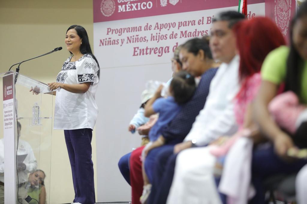 Entrega de tarjetas del Bienestar en Campeche. (Especial)