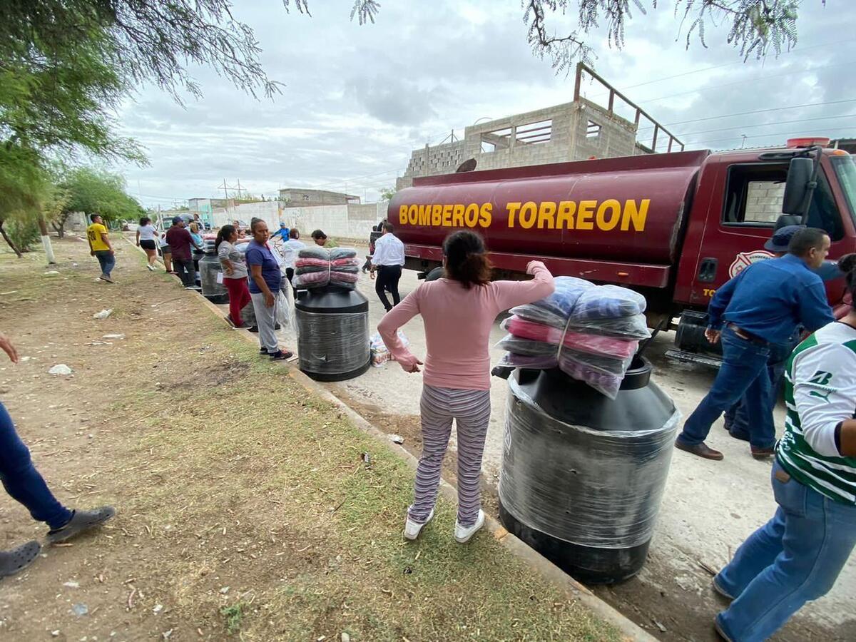 Se entregaron apoyos de despensas elaboradas con productos de donaciones que recibe el DIF Torreón. | Especial