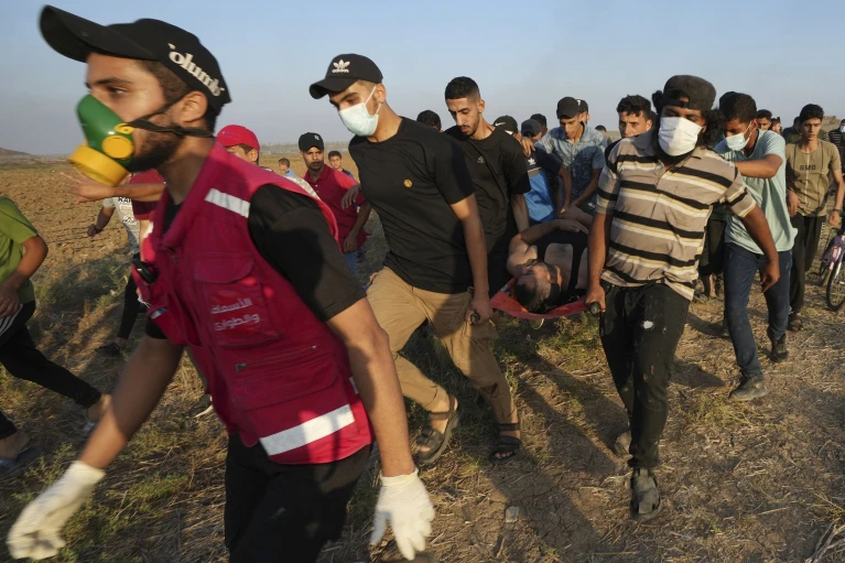 Palestinos huyen de Gaza tras ataques en Israel | AP