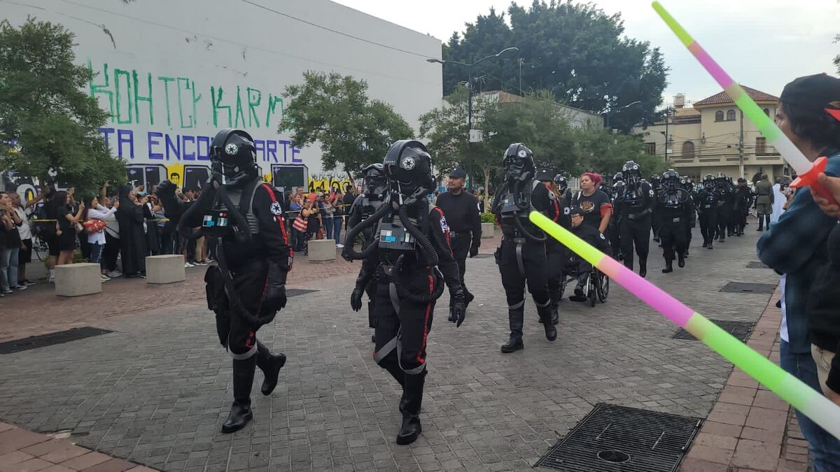 Más de 40 mil personas asisten a Desfile de las Galaxias en Guadalajara (Pablo Núñez)