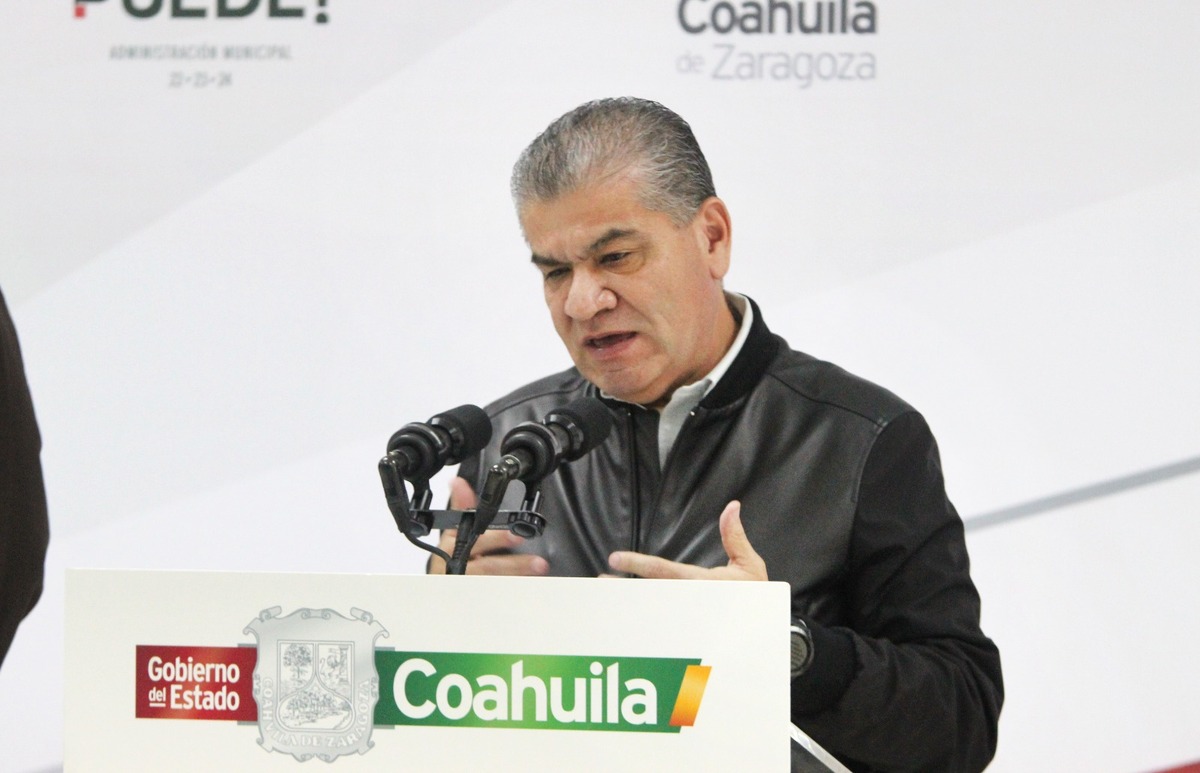 El mandatario informó que la Fiscalía analiza los aparatos de telecomunicación que portaban. (Roberto Amaya)