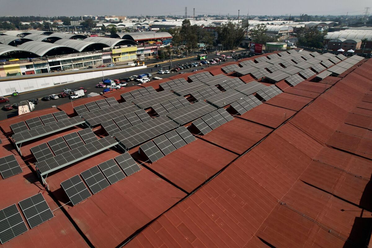 La colocación de las bases y los paneles solares ha concluido (Foto: Cuartoscuro)
