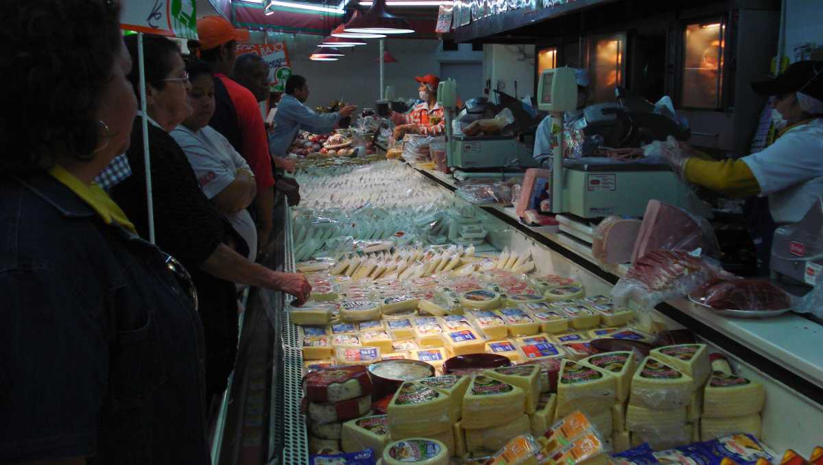 De igual forma, el segmento de servicios creció 0.1 por ciento, con desempeño mixto entre componentes. | Cuartoscuro