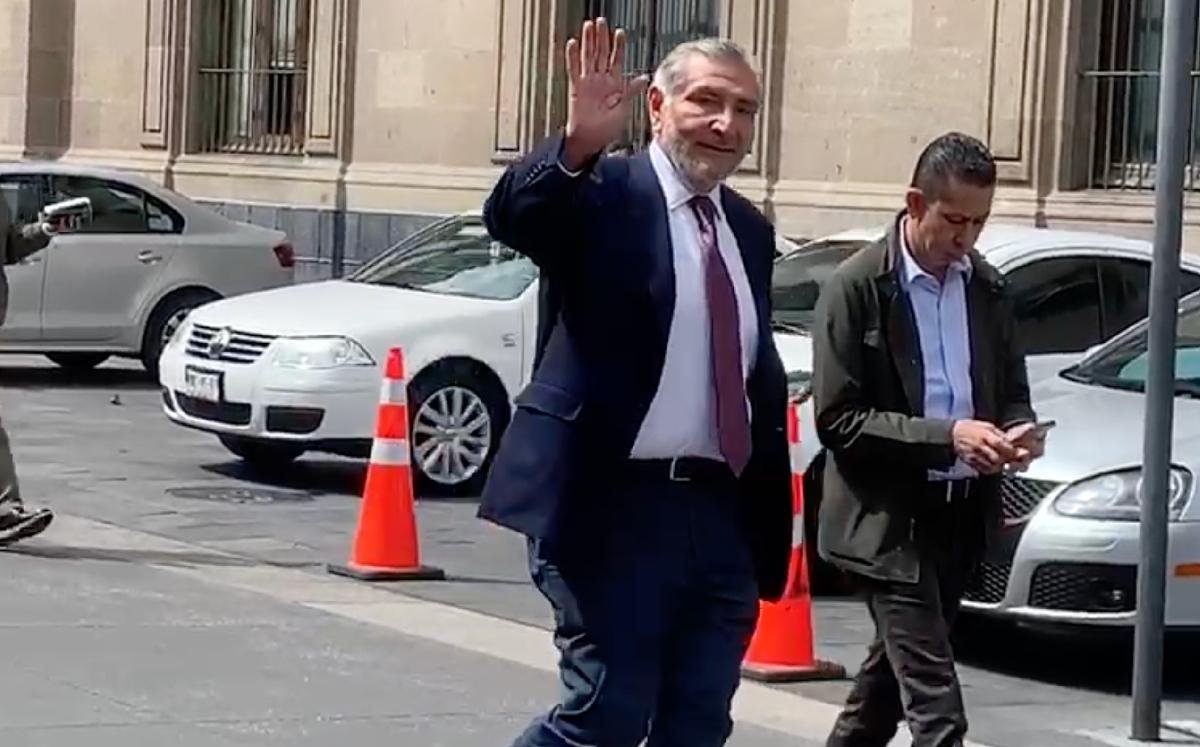 El ex secretario de Gobernación llegando a Palacio Nacional hoy. | Pedro Domínguez
