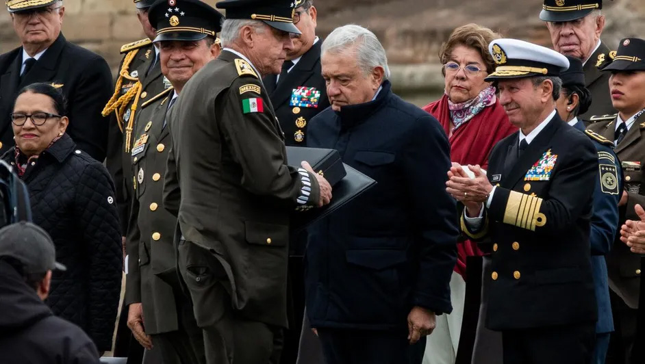 AMLO acusa mala fe tras críticas por presea a Salvador Cienfuegos; "La DEA fue por venganza"