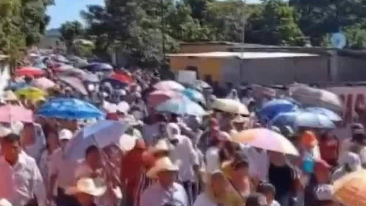Marcha por la paz ante la creciente violencia en la región en Chicomuselo, Chiapas