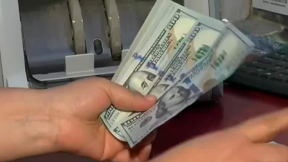Peso retrocede a 0.78% por inflación en EU