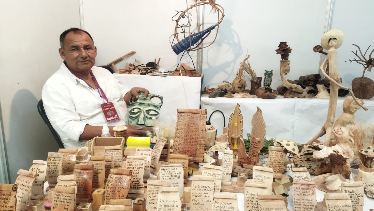 Artesanos en la feria de Pachuca.