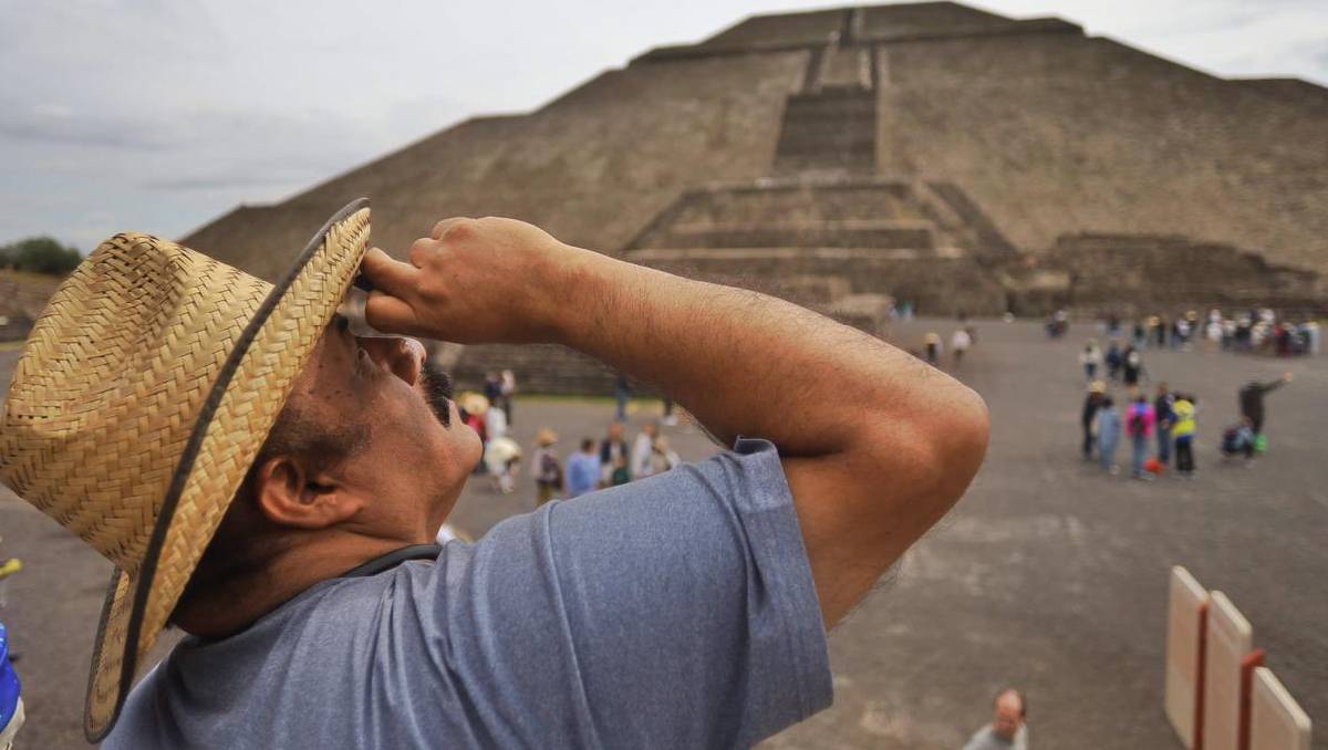 Familias de CdMx y Edomex vieron el eclipse desde la zona arqueológica | (Especial)
