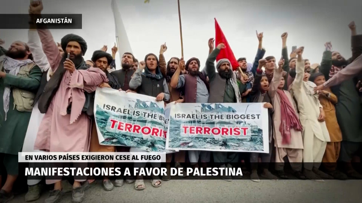 Palestinos huyen ante bombardeos, Israel comienza con la ofensiva