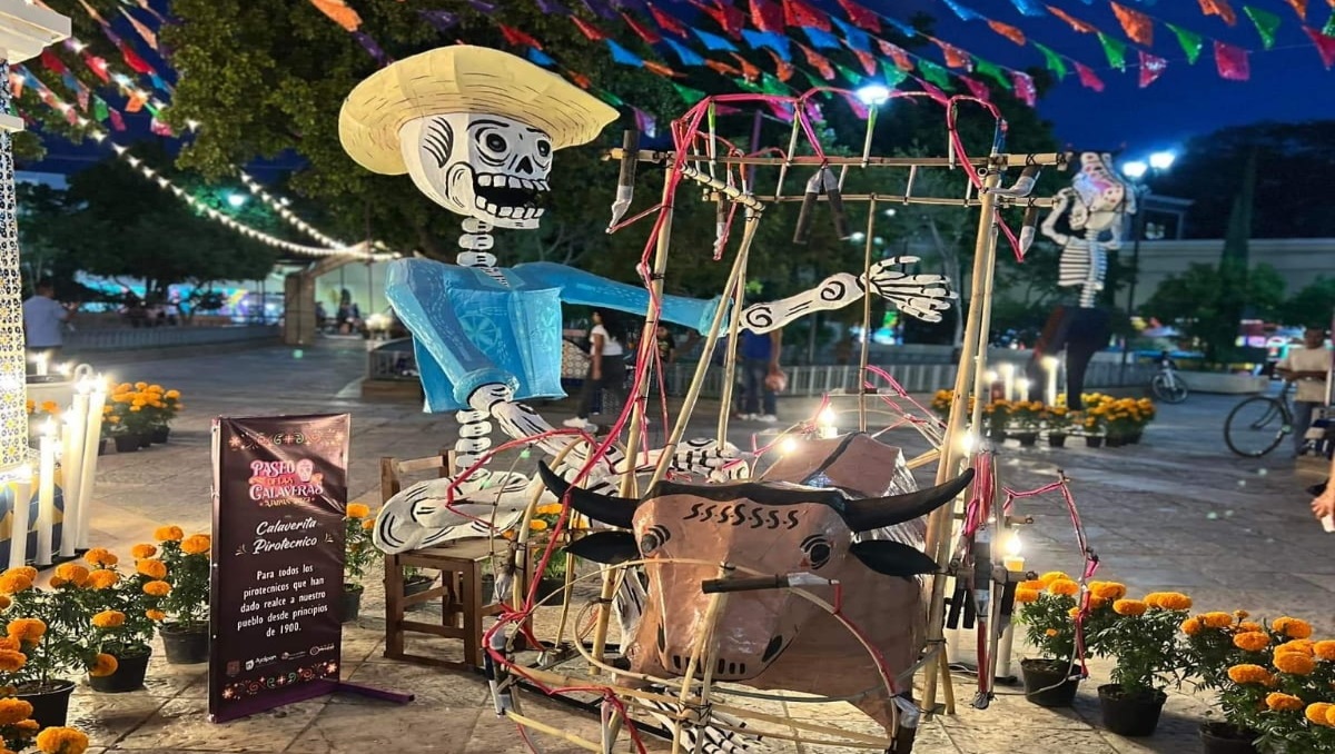 Inauguran Paseo de las Calaveras, figuras gigantes en Ajalpan, Puebla | Especial