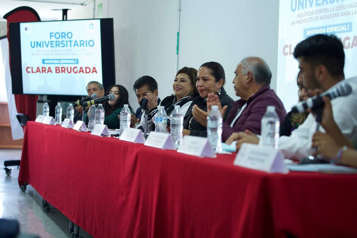 Clara Brugada participó en un foro universitario en la UAM Azcapotzalco sobre políticas contra la desigualdad. (Especial)