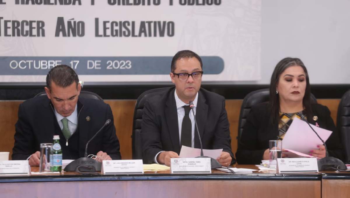 Gabriel Yorio, Luis Armando Melgar Bravo y Ana Elizabeth Ayala Leyva durante reunión de la Comisión de Hacienda y Crédito Público. | Jesús Quintanar