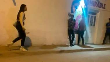 Tesorera de Juanacatlán es señalada de detener riña con disparos de arma de fuego