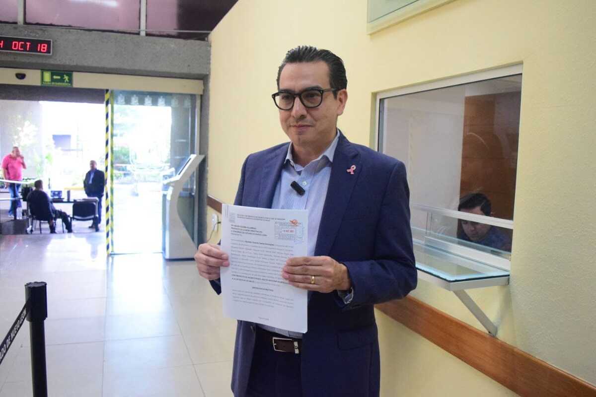 El coordinador de la bancada de Movimiento Ciudadano en Nuevo León, Eduardo Gaona, presentó la iniciativa. Foto: Especial