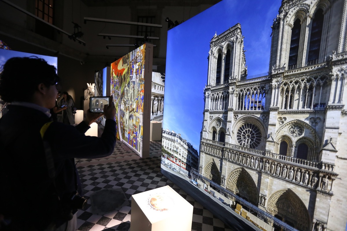 La experiencia en 360 grados ofrece una travesía por los momentos más significativos de la catedral. (Javier Ríos)
