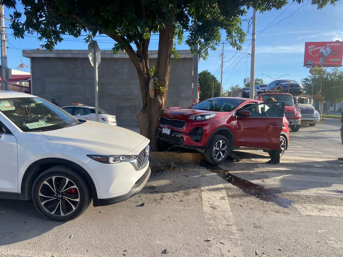 Un hombre que se trasladaba en una bicicleta y fue golpeado por una camioneta. | Especial