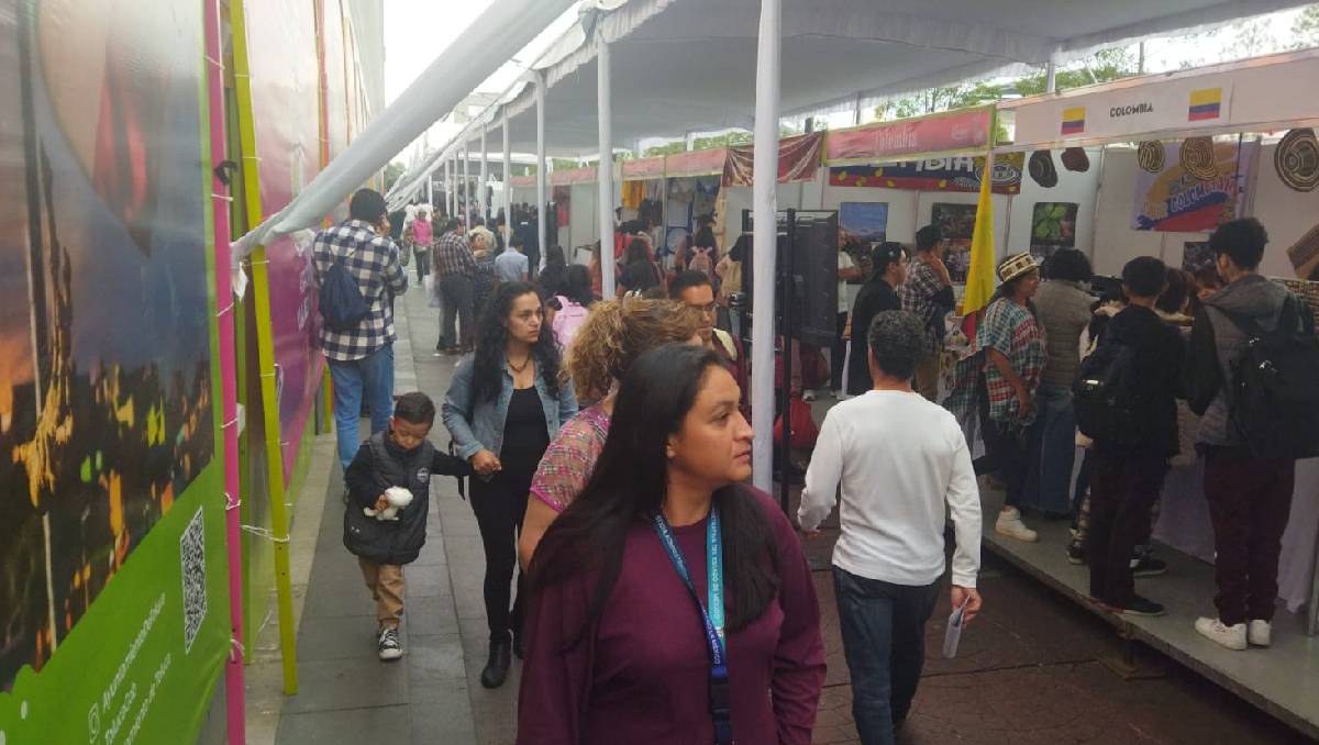 El cierre de vialidades por el Festival Alfeñique ha provocado problemas de movilidad | (Especial)