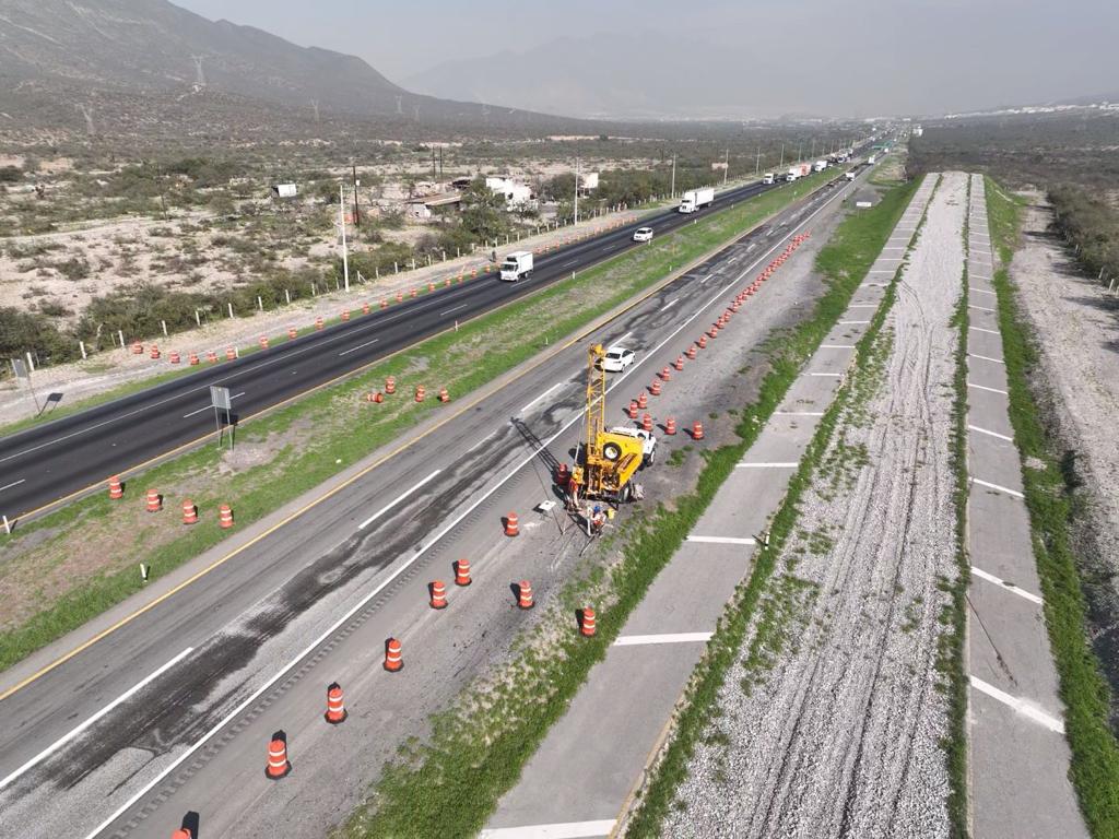 Despliega Gobierno de NL la maquinaria para la construcción de Tesla / Equipo MILENIO-Multimedios