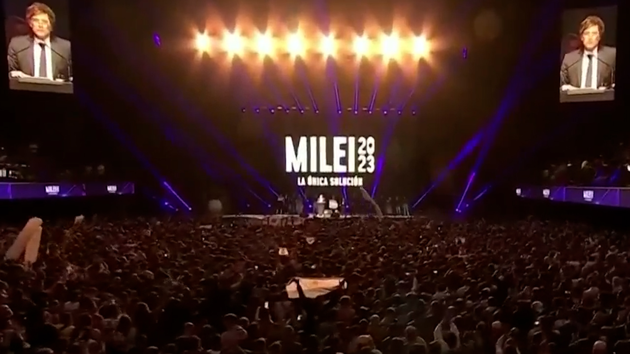 Javier Milei cierra campaña electoral en Argentina; promete cambiar sistema decadente
