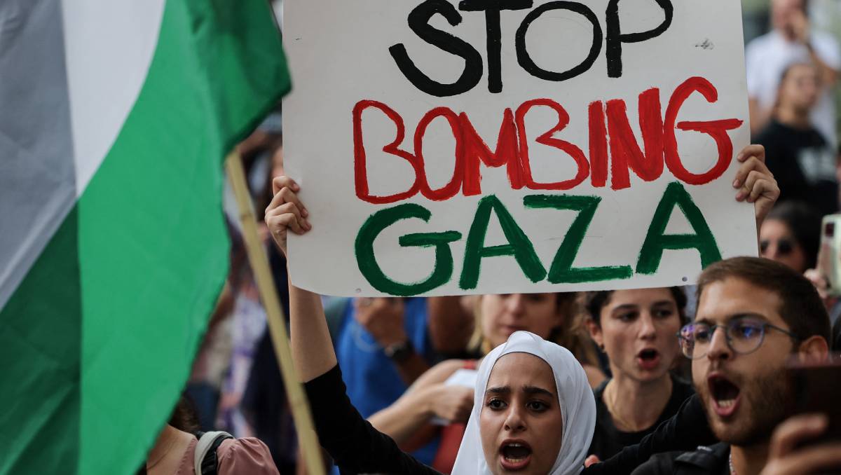 Palestinos se manifiestan contra los ataques de Israel contra Gaza | AFP