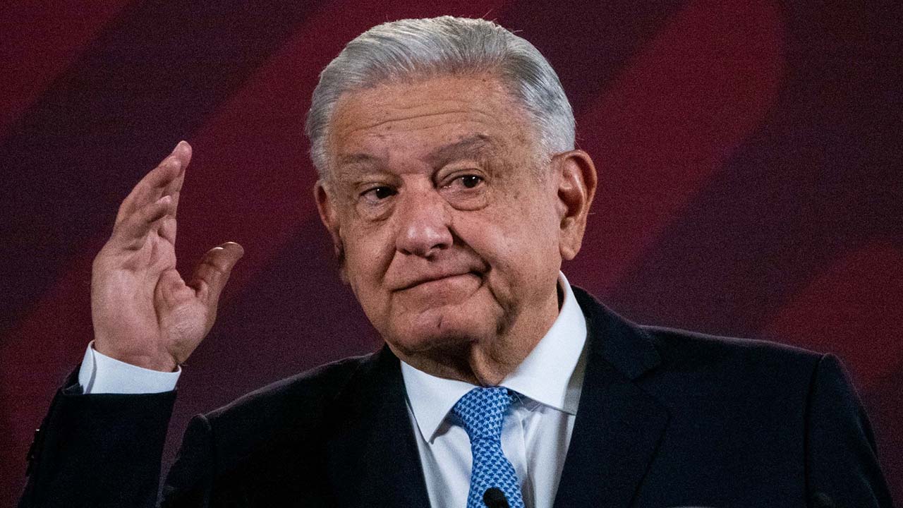 AMLO desea consuelo a familiares de Carlos Romero Deschamps