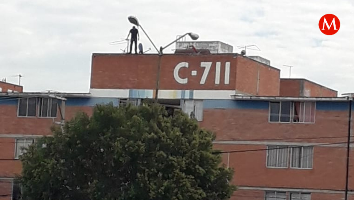 Hombre amaga con lanzarse de un edificio en San Bartolo | Especial