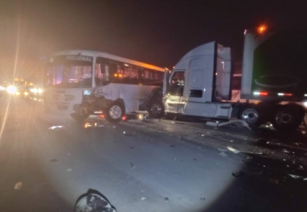 El conductor del tráiler iba en estado de ebriedad provocando el accidente. | Especial
