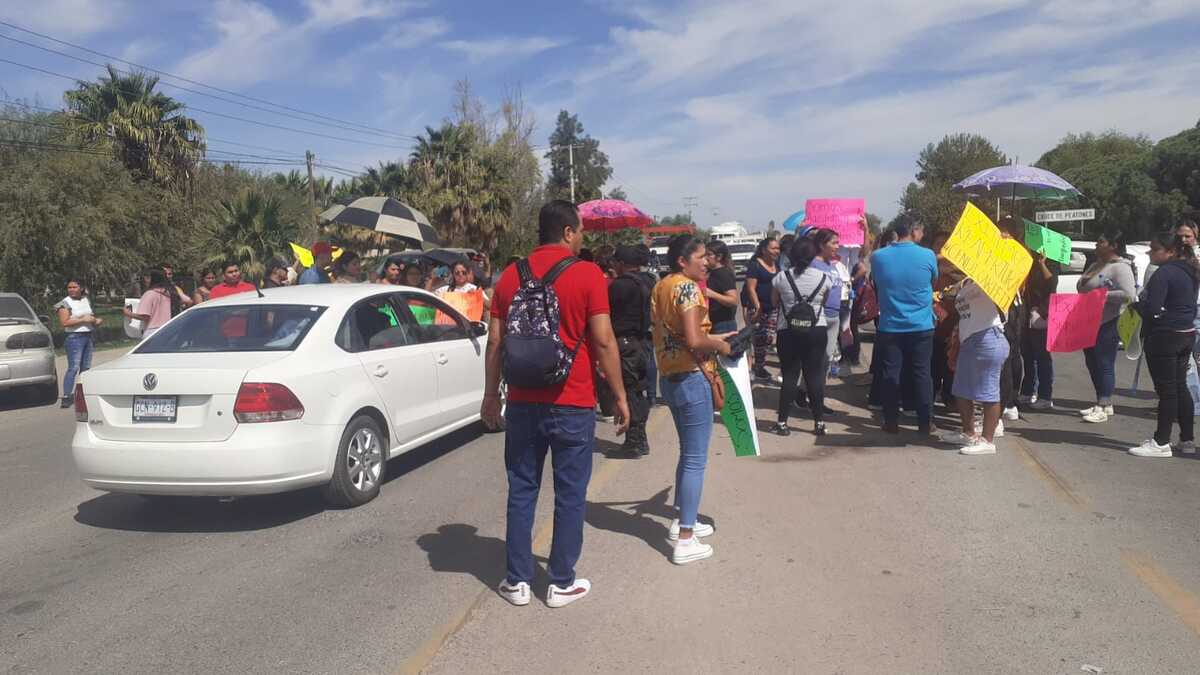 Madres y padres de familia de la Guardería Cendi Carpeti se manifestaron. (Especial)