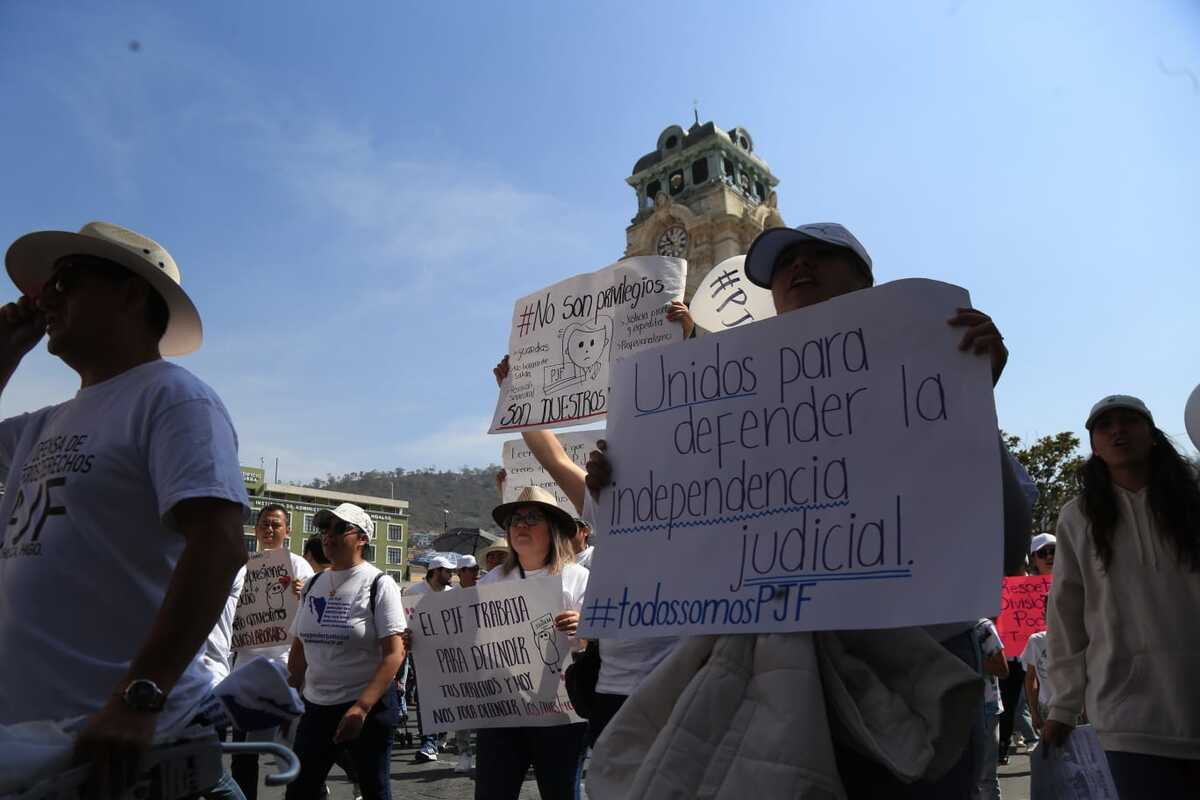 Se estima un contingente de mil personas debido a que trabajadores del Poder Judicial asistieron acompañados por familiares (Jorge Sánchez)