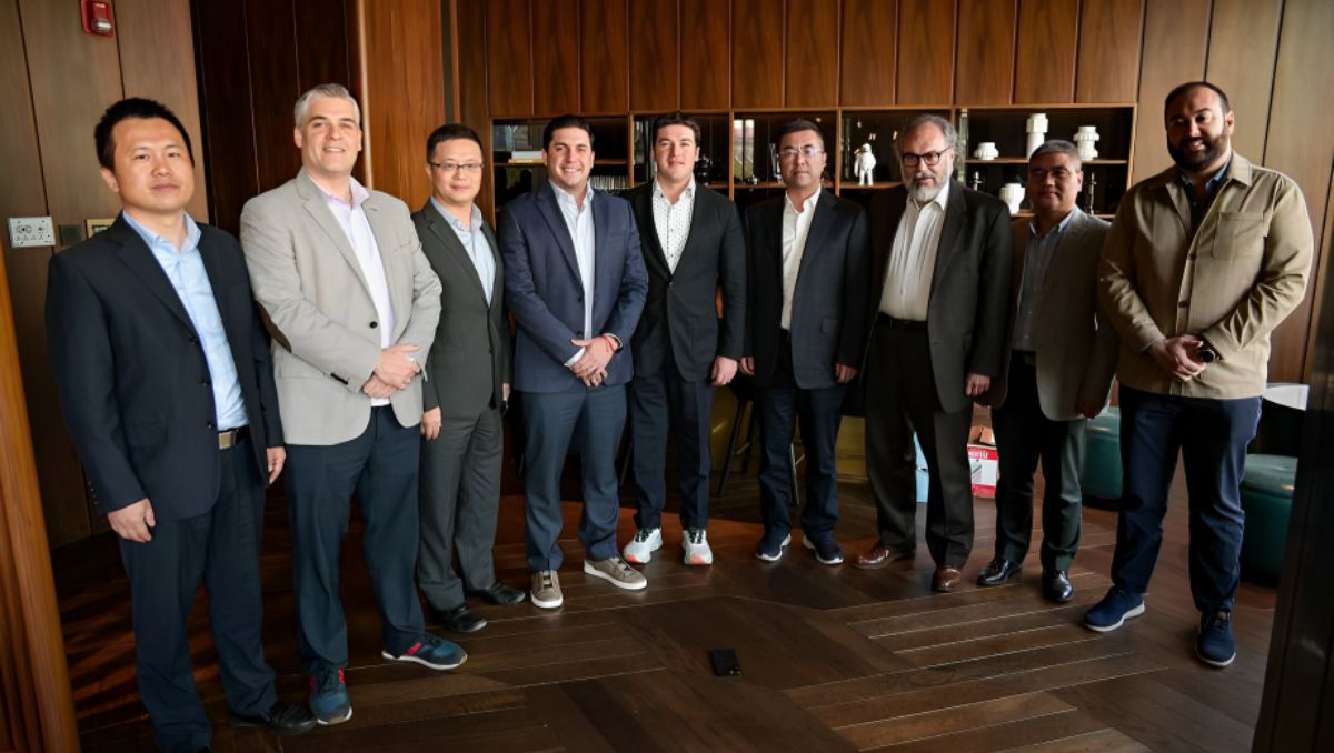 En su gira lo acompañó el secretario de Economía, el alcalde de Salinas Victoria y el subsecretario de Inversión Extranjera | Especial