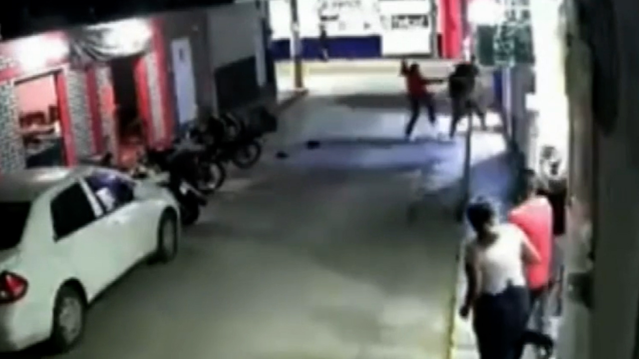 Hombre golpea a menor en Oaxaca; padre del menor dio golpiza al agresor