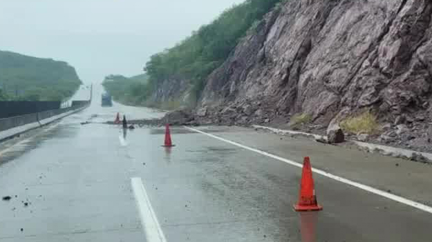 Aeropuerto internacional de Mazatlán suspende sus actividades por las fuertes lluvias
