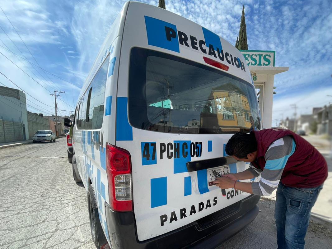 Se detectó  a la unidad colectiva de la ruta 47 circulando  con un mensaje ofensivo escrito en el medallón de la unidad