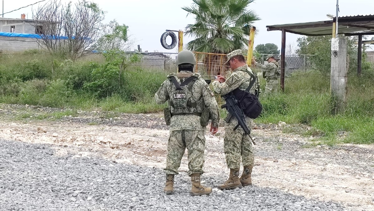 Ejército custodia presunto laboratorio de drogas en Salinas Victoria, Nuevo León | Agustín Martínez