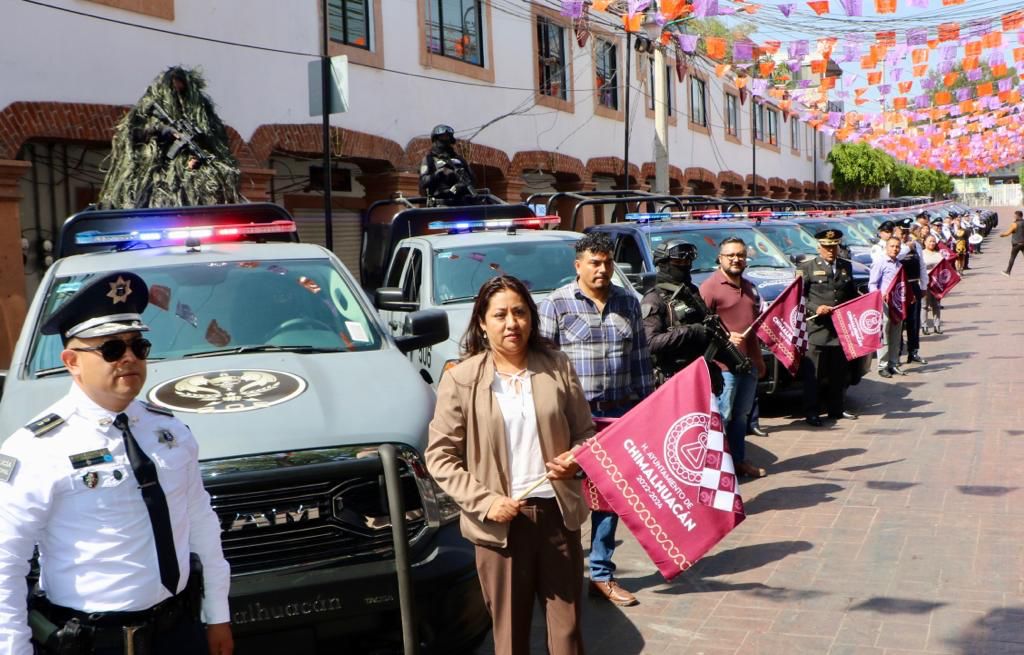 Entregarón unidades de trasporte.| (Especial)