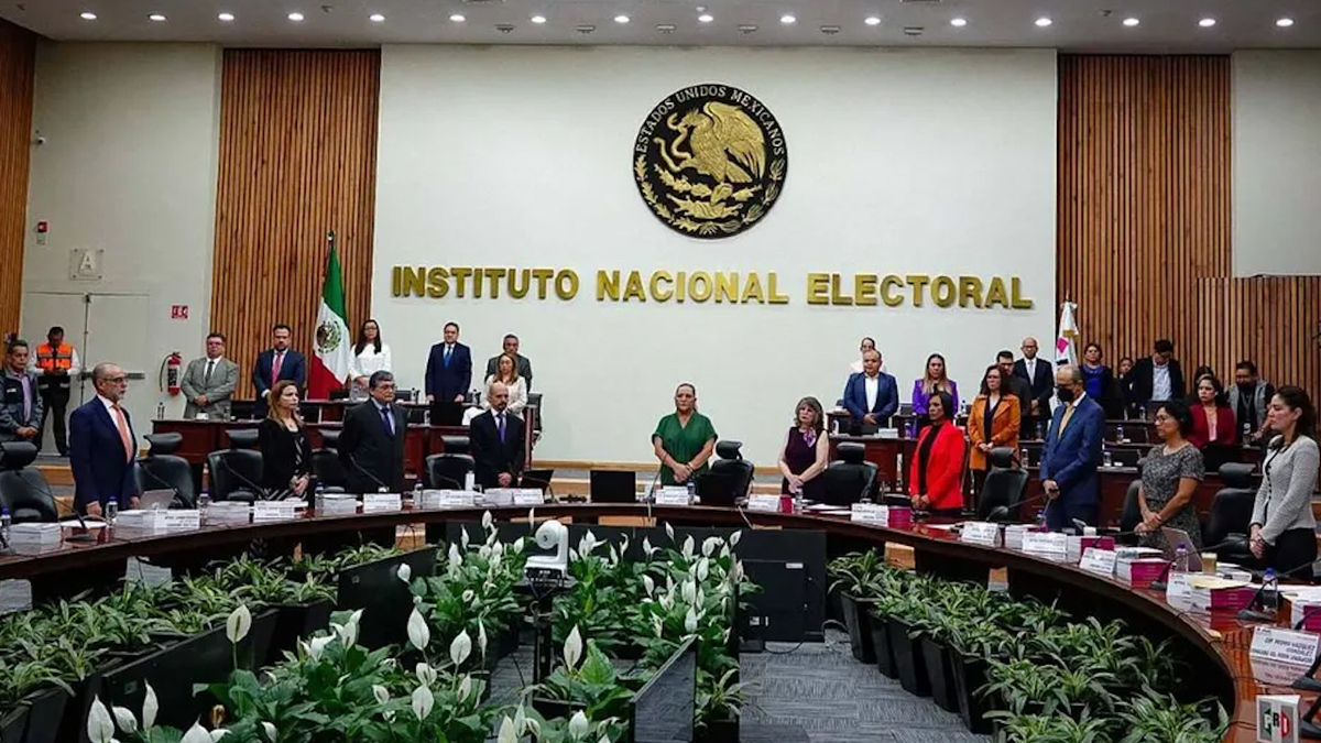 INE aprueba paridad en gubernaturas para 2024; deberán postular al menos a 5 mujeres